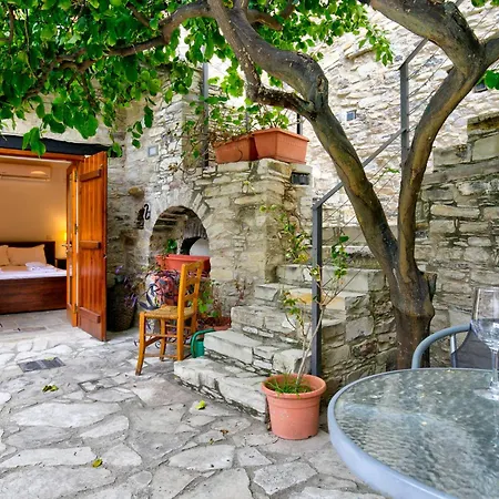 Annis House Kato Lefkara