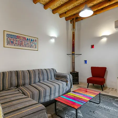 Annis House 3*